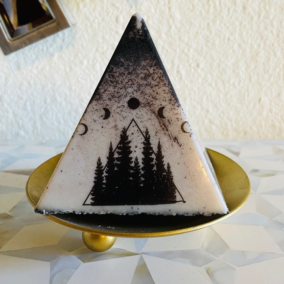 NWT Mountain Coffee Candle - Picture 5 of 5